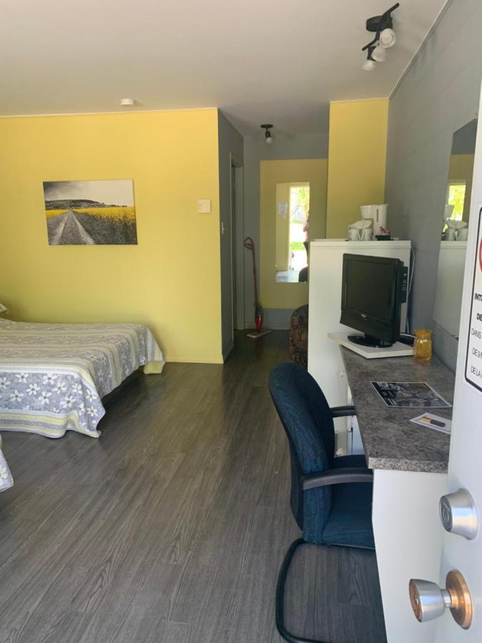 Motel Valois Yl Inc Acton Vale Екстер'єр фото